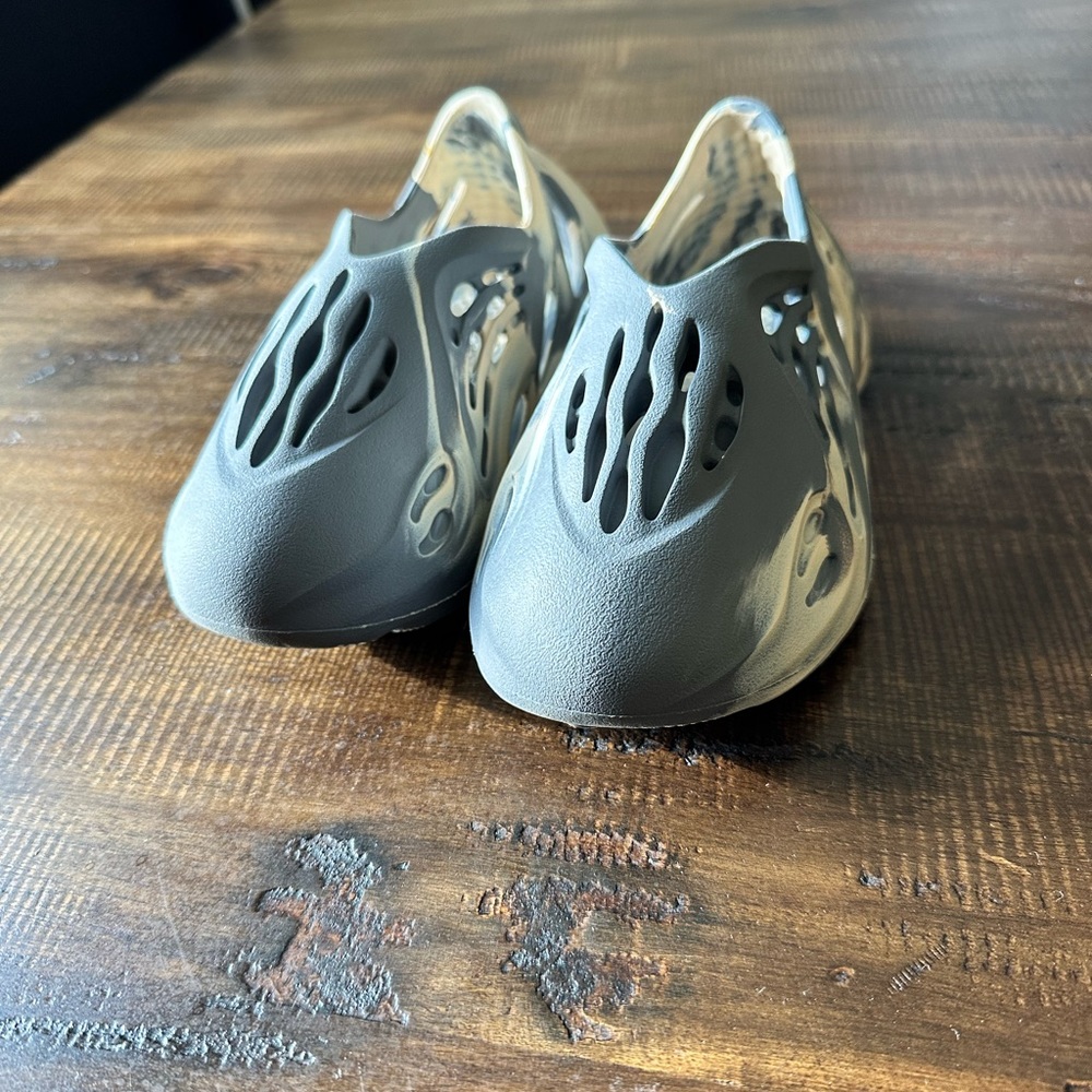 Toddler Yeezy Foams MX size 11C